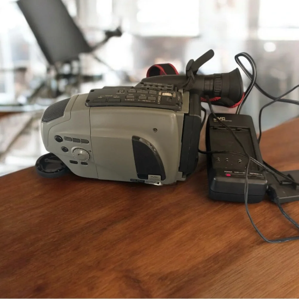 JVC Video movie GR-AC25U Camcorder Battery Adaptors Parts Powers Up